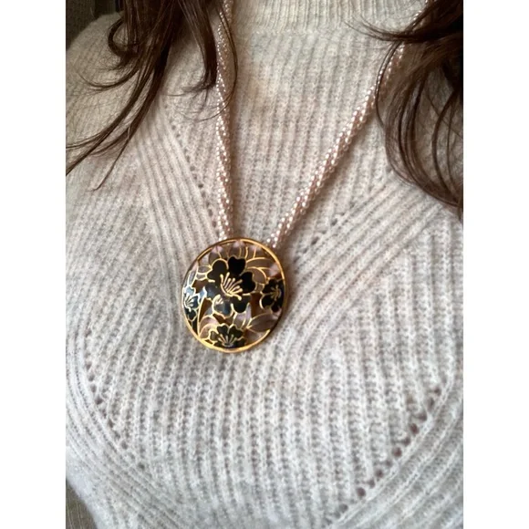 Vintage Cloisonné Pendant on Twisted Faux Pearl Necklace Pale Pink Floral - Picture 14 of 14